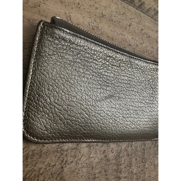 Metallic Key & Card Holder - Picture 4 of 11